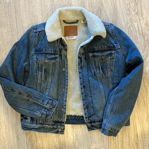 Levi's Classic Blue Denim Jacket with Sherpa Lining